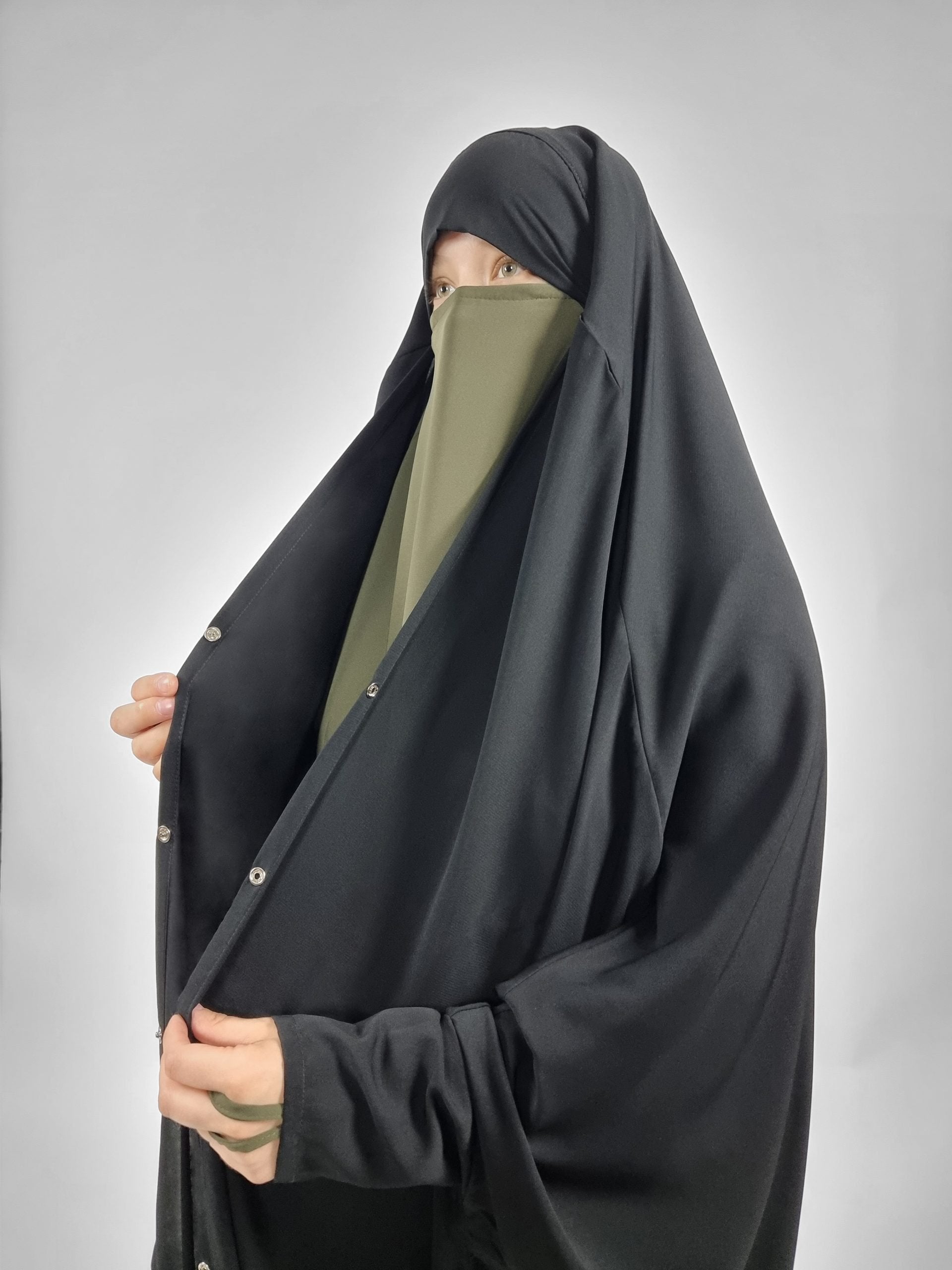 Traditional Irani hijab