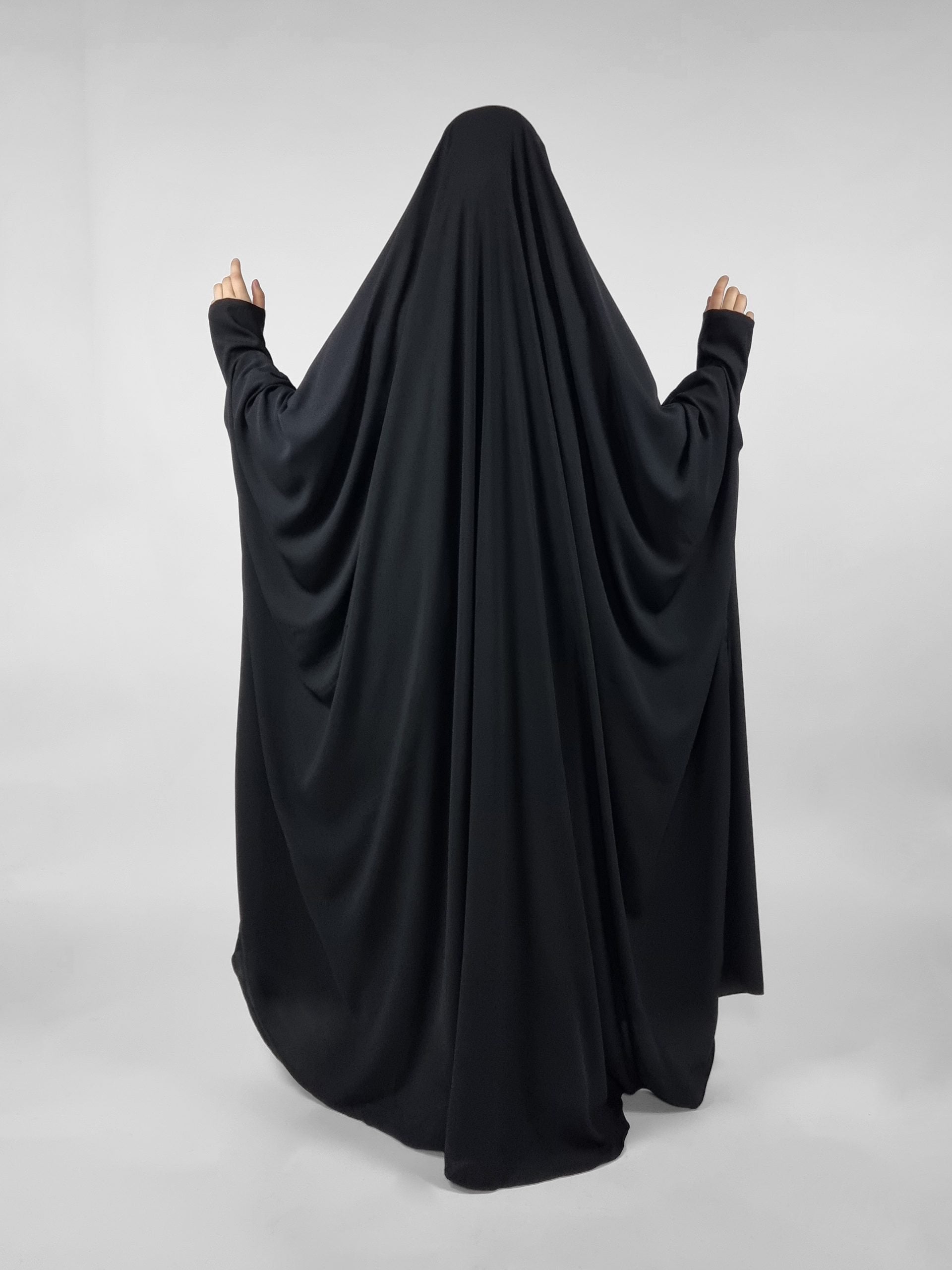 Traditional Irani hijab